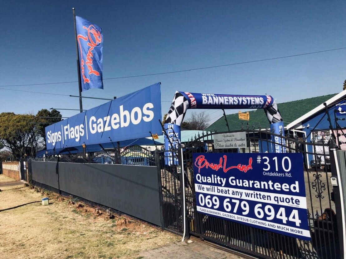 We manufacture branded gazebos, banners and flags. Buy your custom printed display products for indoor and outdoor events online